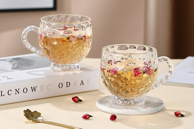玻璃杯